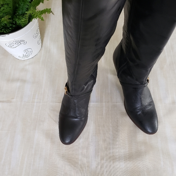 UO 7 black retro leather gold buckle boots - Picture 3 of 4